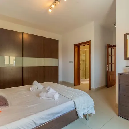 Apartament Penthouse *